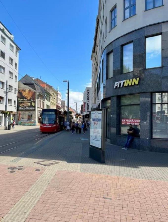 Plaza De Luxe Lägenhet Bratislava Exteriör bild